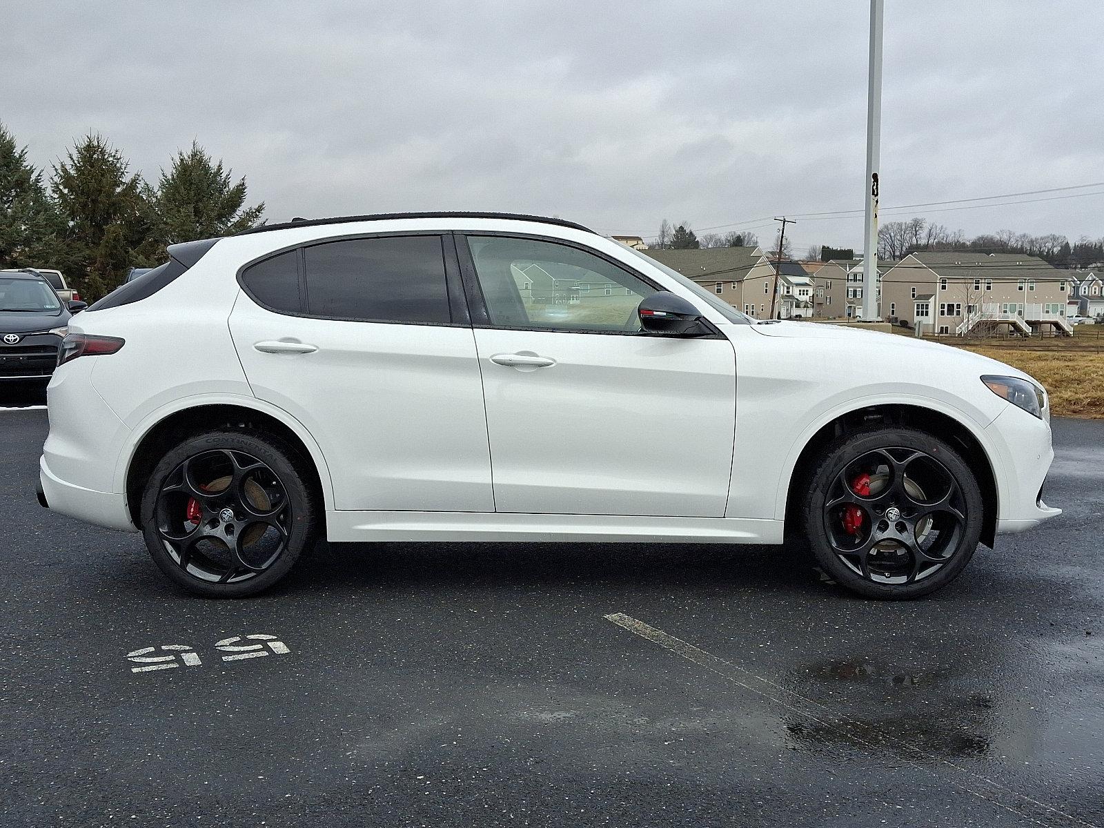2025 Alfa Romeo Stelvio Vehicle Photo in Mechanicsburg, PA 17050