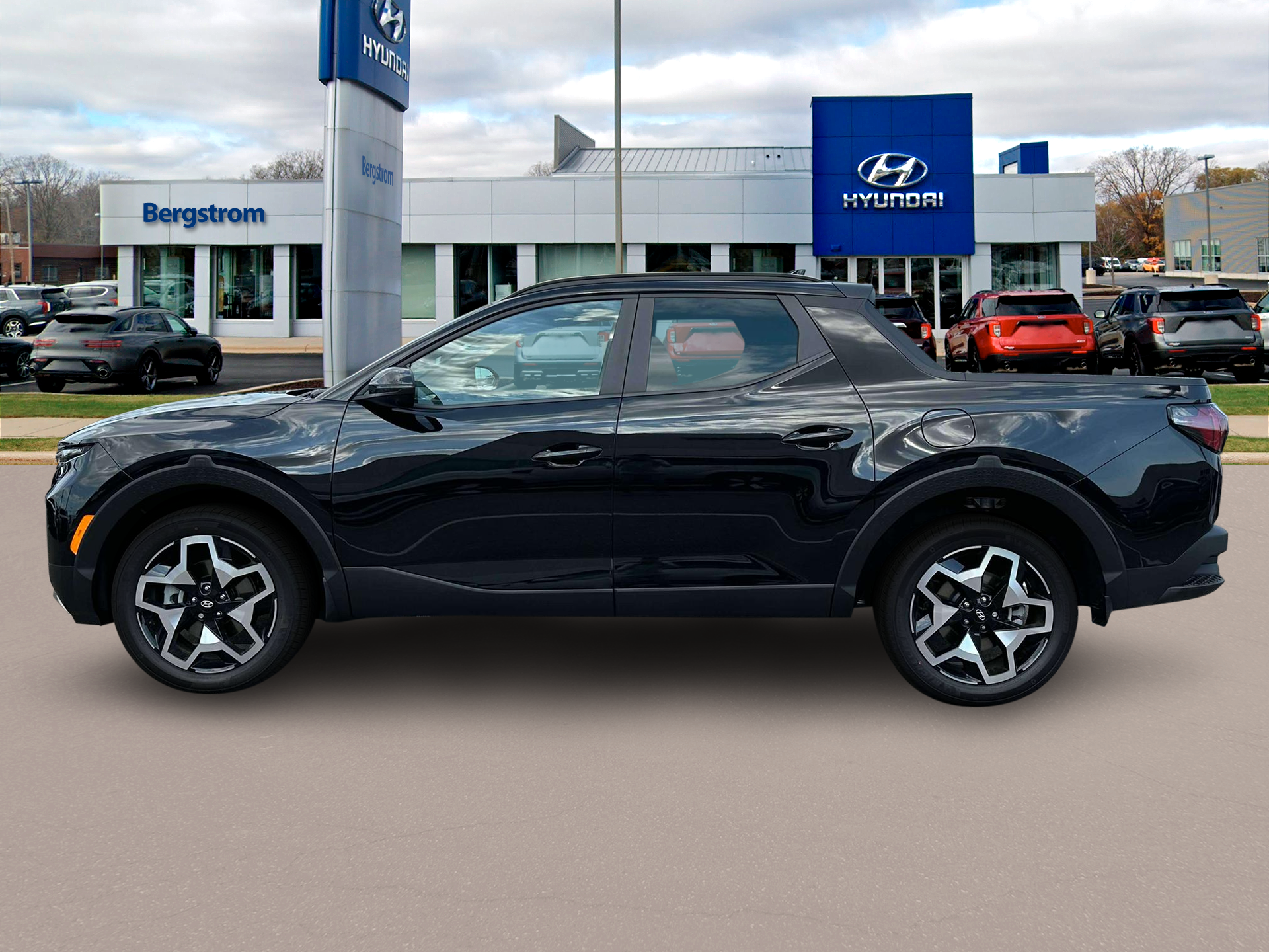 2024 Hyundai SANTA CRUZ Vehicle Photo in Green Bay, WI 54304