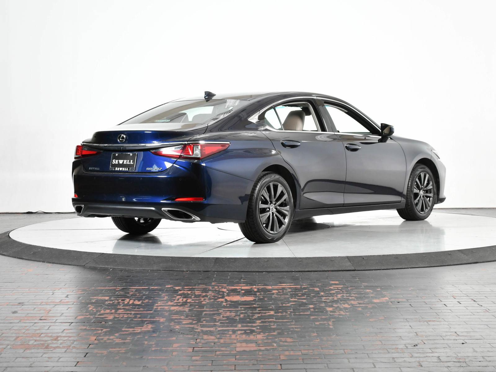 2020 Lexus ES 350 Vehicle Photo in DALLAS, TX 75235