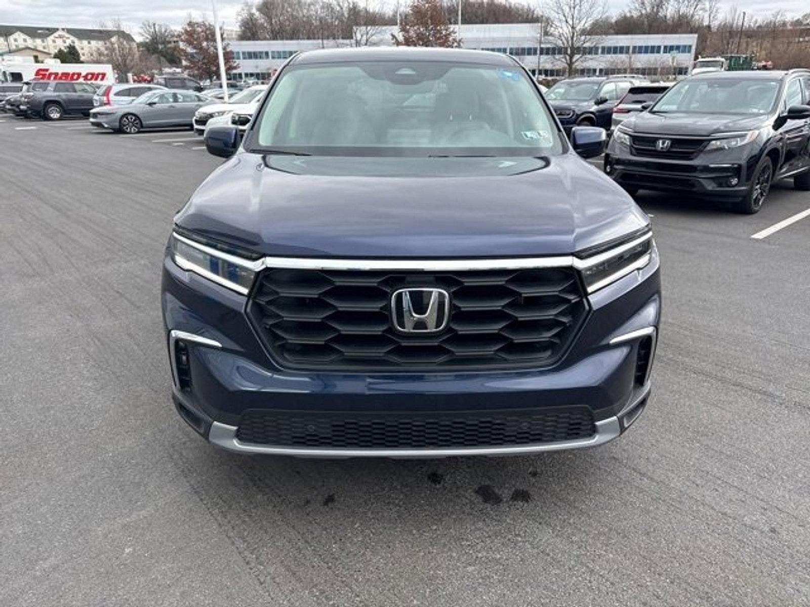 2025 Honda Pilot Vehicle Photo in Harrisburg, PA 17111