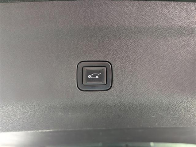 2022 GMC Yukon XL Vehicle Photo in ENGLEWOOD, CO 80113-6708