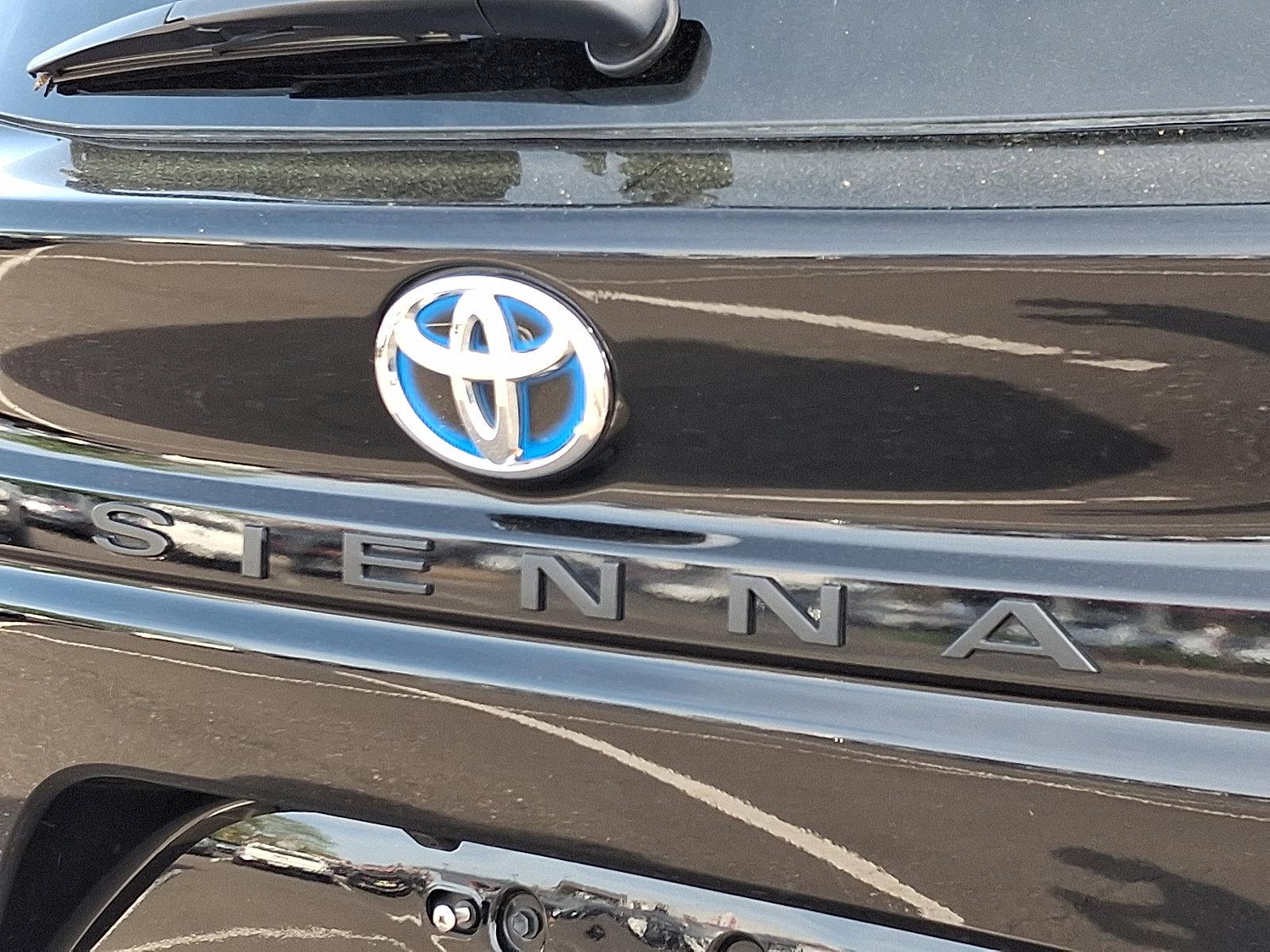 2023 Toyota Sienna Vehicle Photo in Trevose, PA 19053