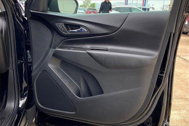 2022 Chevrolet Equinox Vehicle Photo in TOPEKA, KS 66609-0000