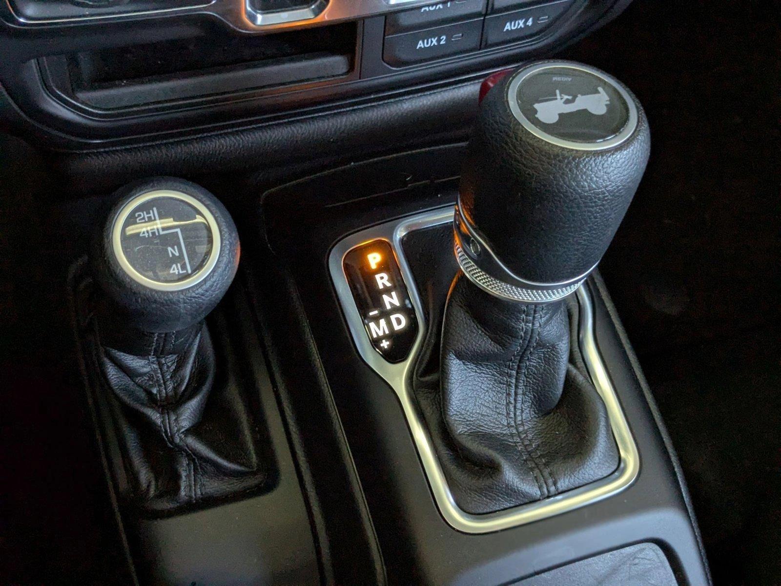 2022 Jeep Wrangler Vehicle Photo in Valencia, CA 91355