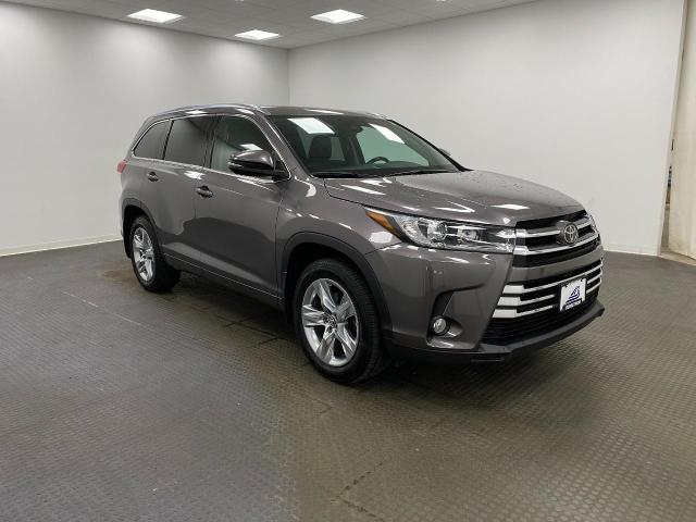 2017 Toyota Highlander Vehicle Photo in Appleton, WI 54913