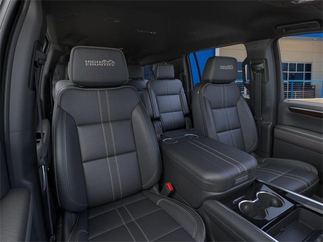2025 Chevrolet Suburban Vehicle Photo in ENGLEWOOD, CO 80113-6708