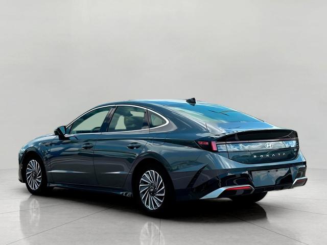2025 Hyundai SONATA Hybrid Vehicle Photo in Green Bay, WI 54304