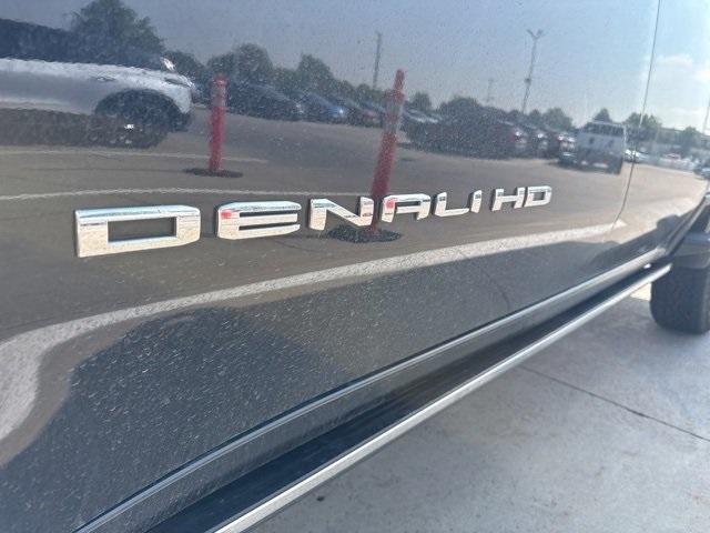 2024 GMC Sierra 3500HD Vehicle Photo in ENGLEWOOD, CO 80113-6708
