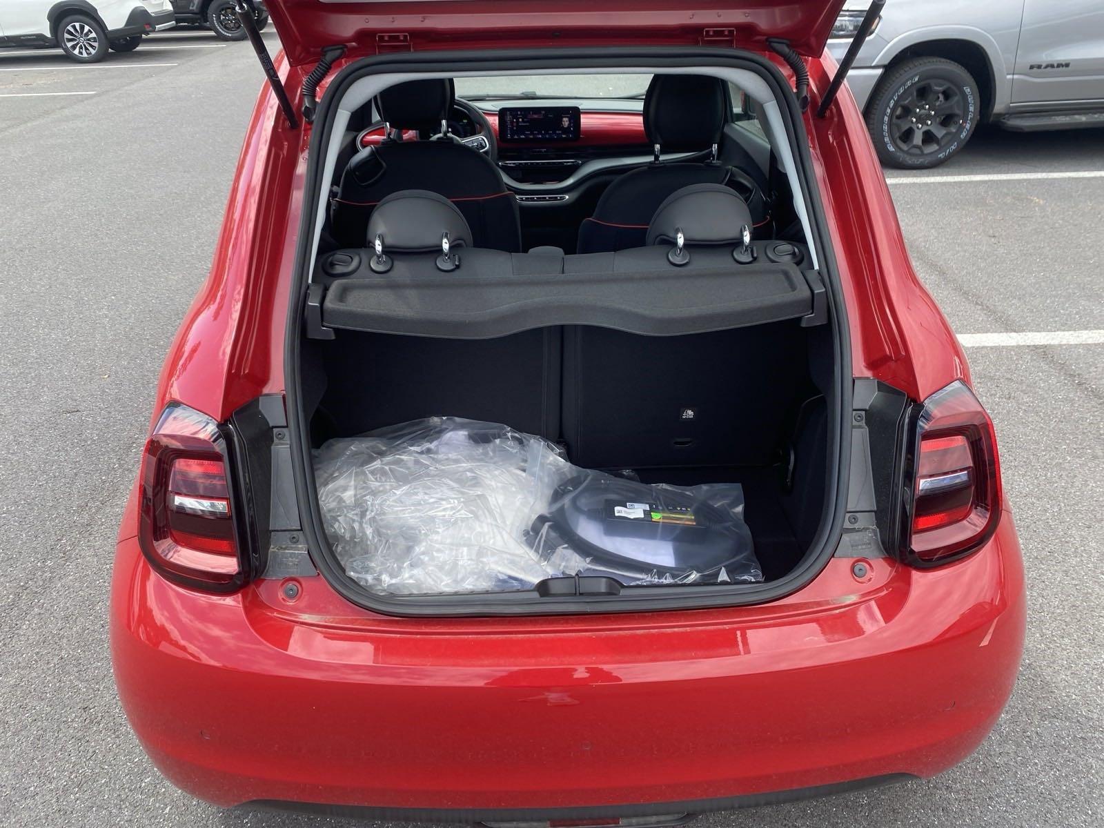 2024 FIAT 500e Vehicle Photo in Mechanicsburg, PA 17050-1707