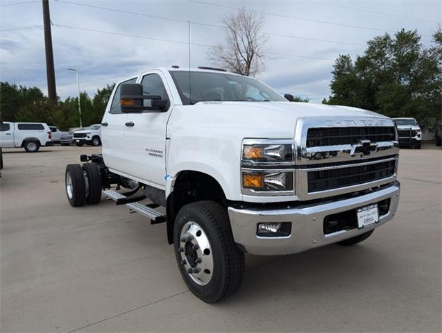 2024 Chevrolet Silverado Chassis Cab Vehicle Photo in ENGLEWOOD, CO 80113-6708