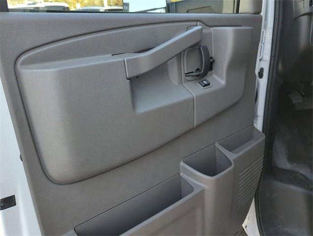2024 GMC Savana Cutaway 3500 Vehicle Photo in PASADENA, CA 91107-3803