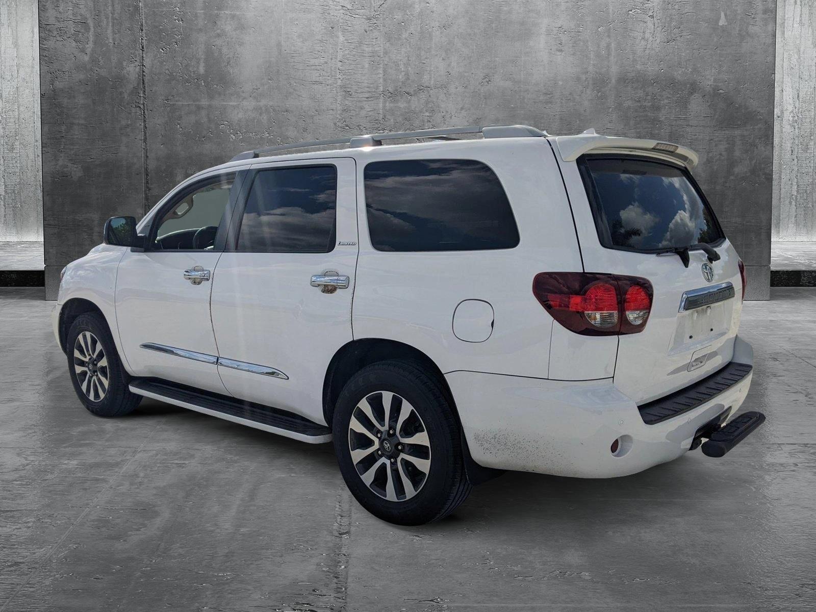 2018 Toyota Sequoia Vehicle Photo in Pembroke Pines , FL 33084