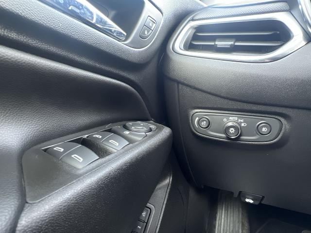 2020 Chevrolet Equinox Vehicle Photo in BOSTON, NY 14025-9684