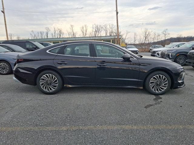 2025 Hyundai SONATA Hybrid Vehicle Photo in Harrisburg, PA 17111