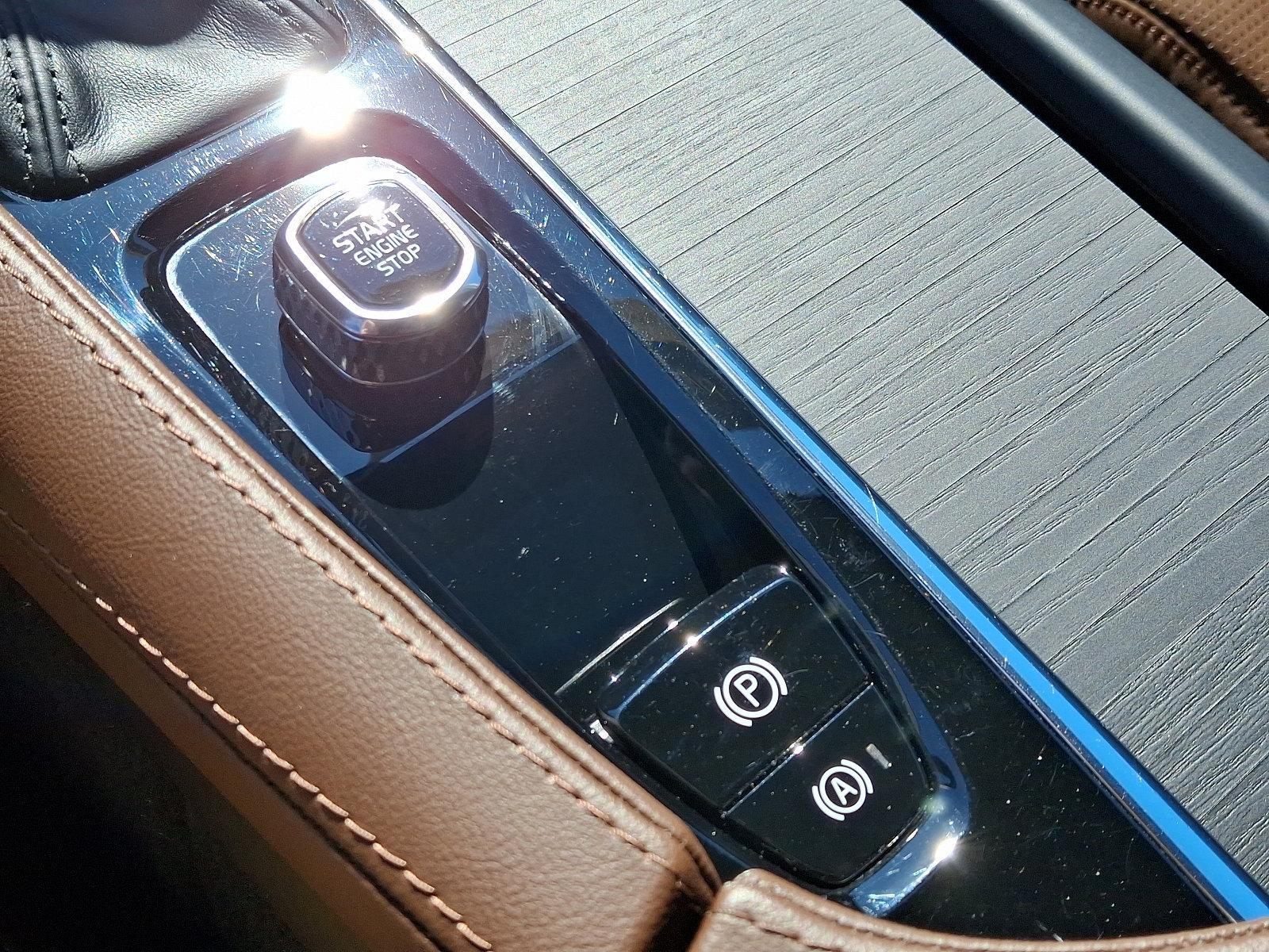 2022 Volvo XC90 Vehicle Photo in Trevose, PA 19053