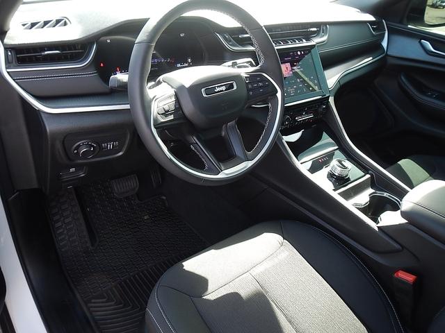 2025 Jeep Grand Cherokee L Vehicle Photo in JASPER, GA 30143-8655