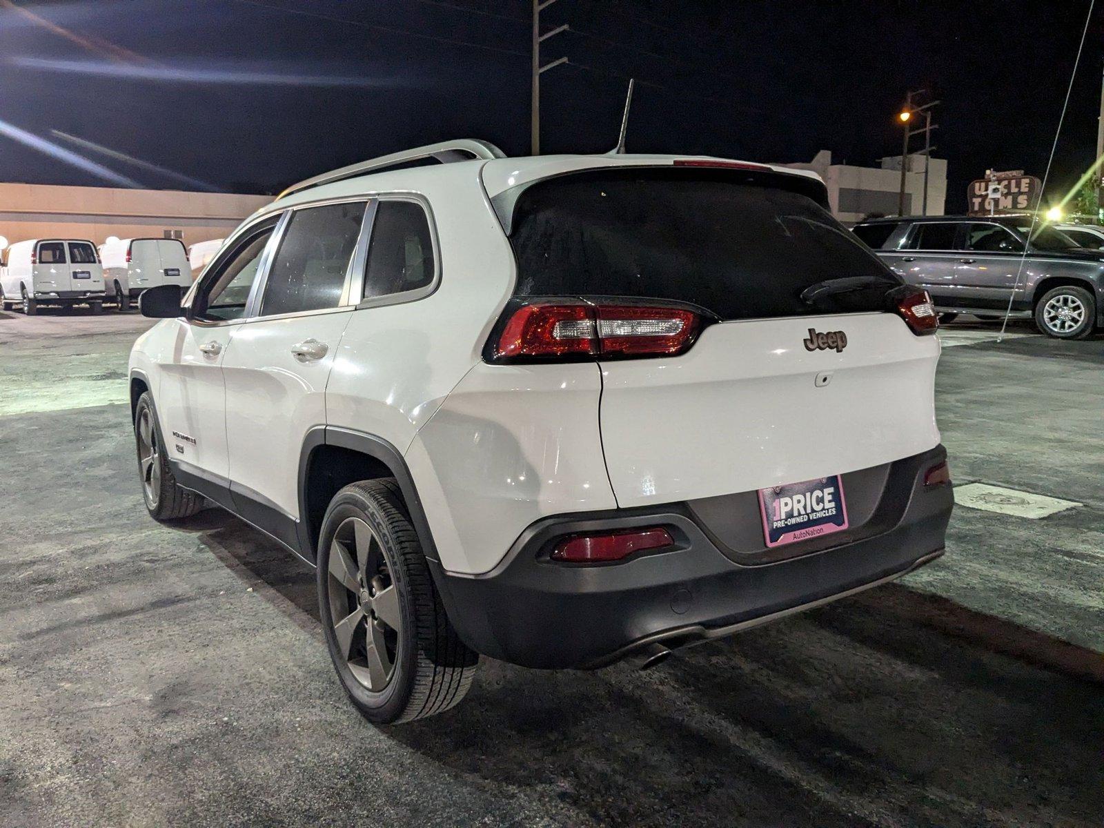 2016 Jeep Cherokee Vehicle Photo in MIAMI, FL 33134-2699