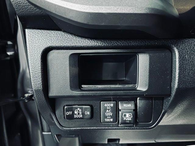 2017 Toyota Tacoma Vehicle Photo in MEDINA, OH 44256-9631
