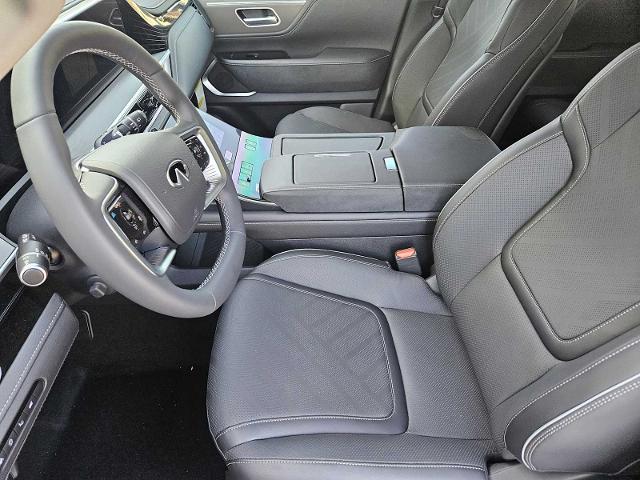 2025 INFINITI QX80 Vehicle Photo in Fort Worth, TX 76132