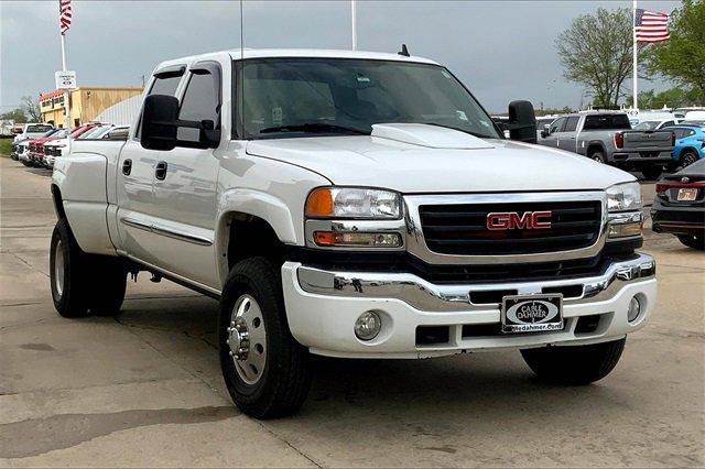 2007 GMC Sierra 2500 HD Vehicle Photo in TOPEKA, KS 66609-0000