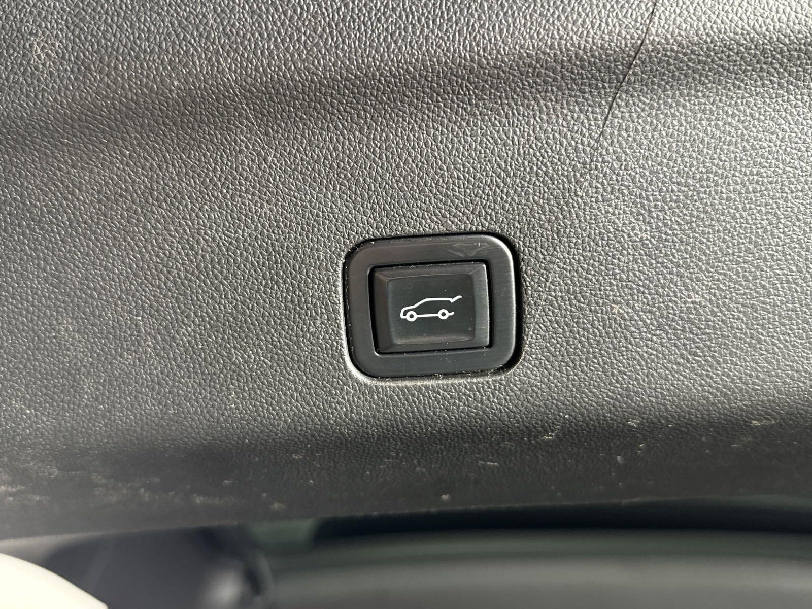 2022 Cadillac Escalade ESV Vehicle Photo in GEORGETOWN, TX 78626-7508