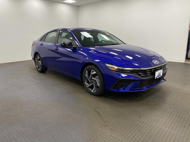 2025 Hyundai Elantra Limited photo 3