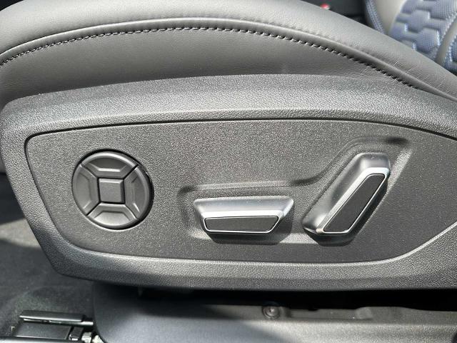 2025 Audi RS 6 Avant Vehicle Photo in HOUSTON, TX 77090