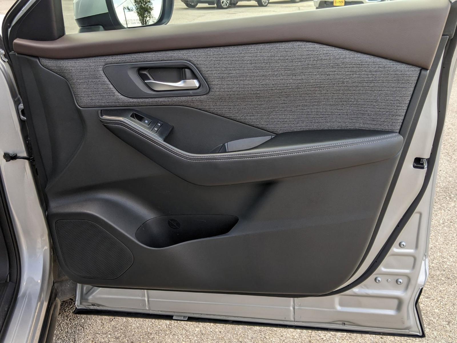 2023 Nissan Rogue Vehicle Photo in Seguin, TX 78155