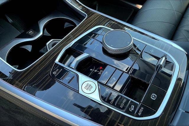 2024 BMW X7 xDrive40i Vehicle Photo in San Antonio, TX 78230