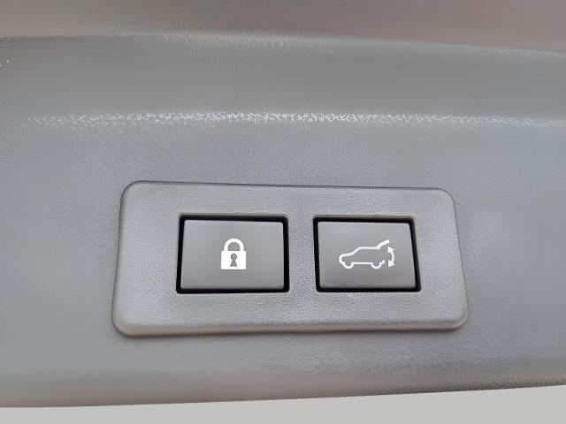 2025 Subaru Ascent Vehicle Photo in Green Bay, WI 54304