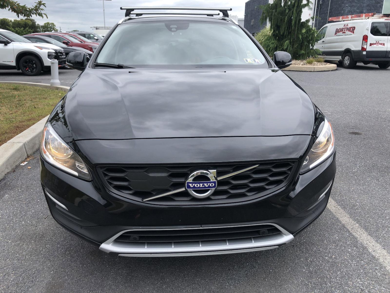 2017 Volvo V60 Cross Country Vehicle Photo in Mechanicsburg, PA 17050