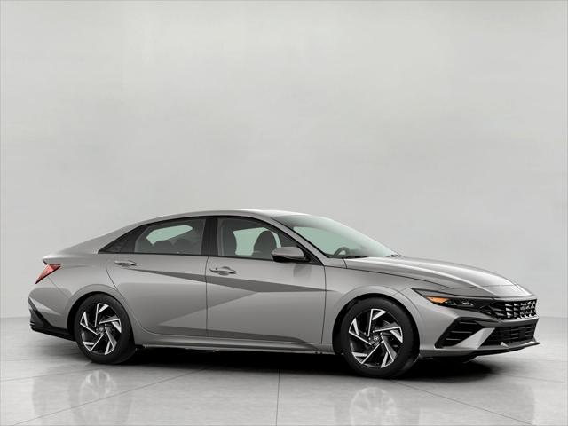 2024 Hyundai ELANTRA Vehicle Photo in Green Bay, WI 54304