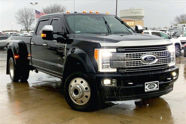 2017 Ford SUPER DUTY F-45 Vehicle Photo in TOPEKA, KS 66609-0000