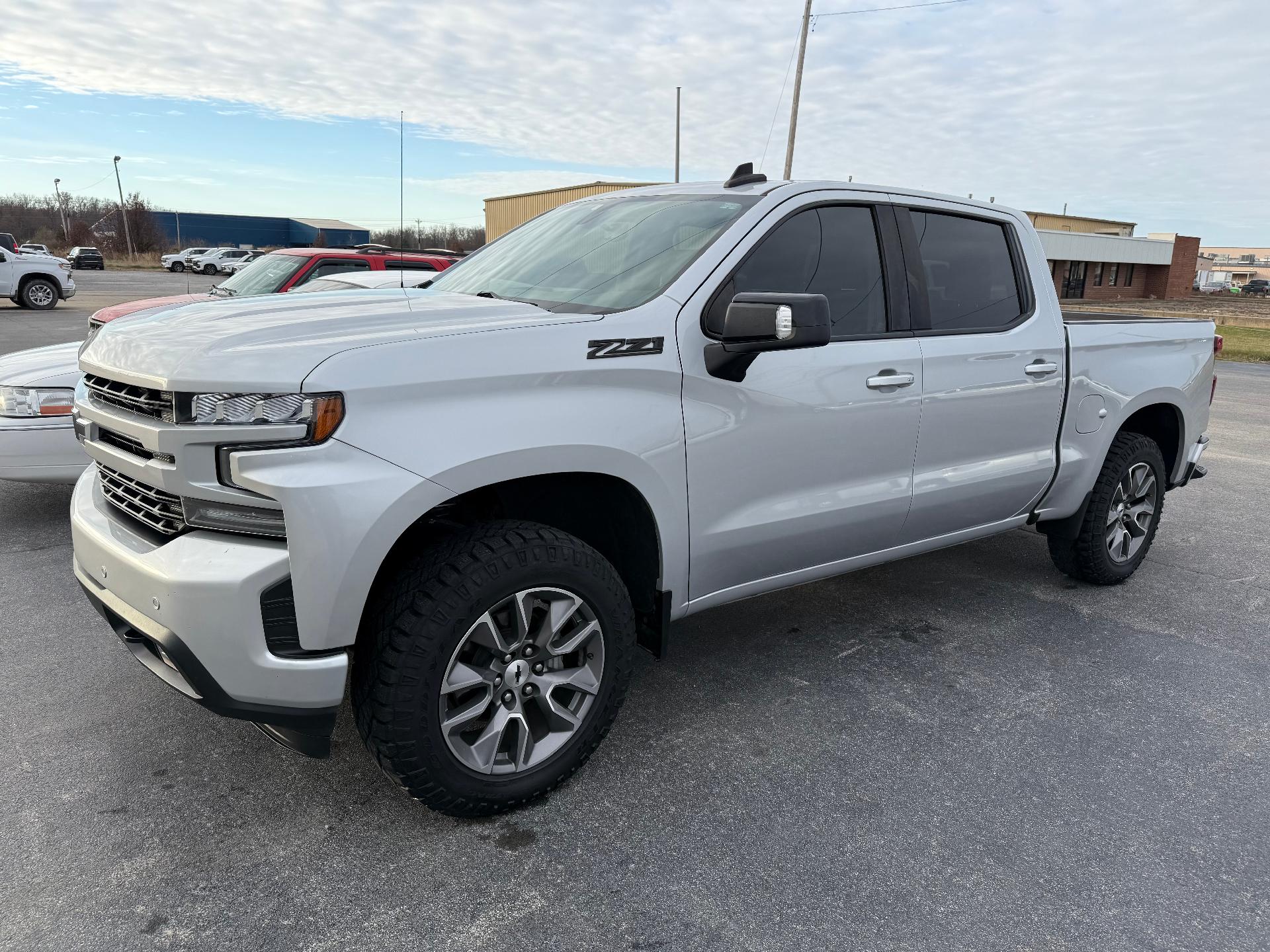 Used 2019 Chevrolet Silverado 1500 RST with VIN 1GCUYEED9KZ125404 for sale in Salem, IL