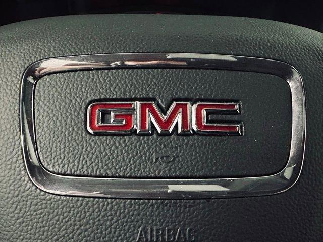 2023 GMC Acadia Vehicle Photo in MEDINA, OH 44256-9631