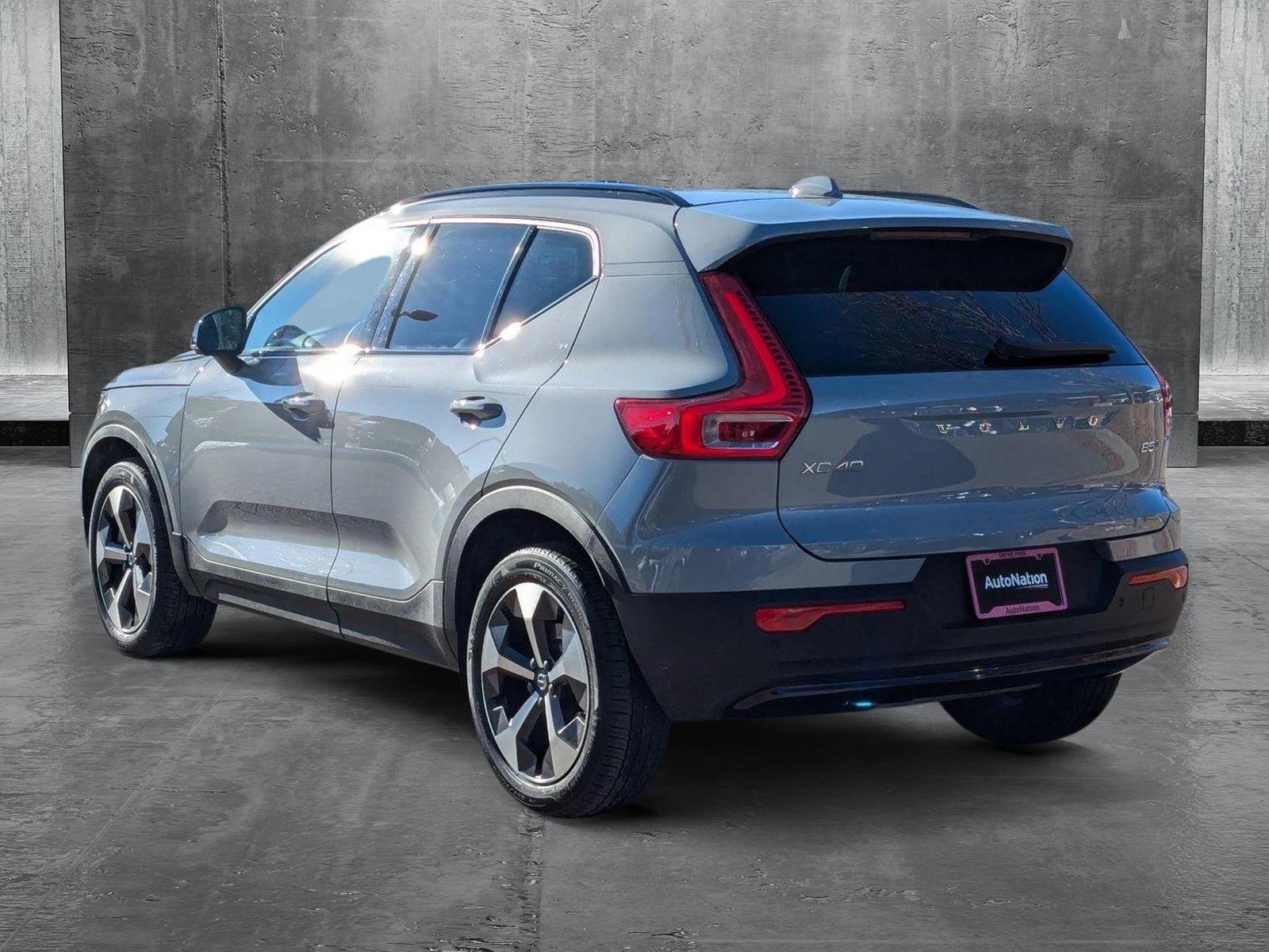 2024 Volvo XC40 Vehicle Photo in LONE TREE, CO 80124-2750