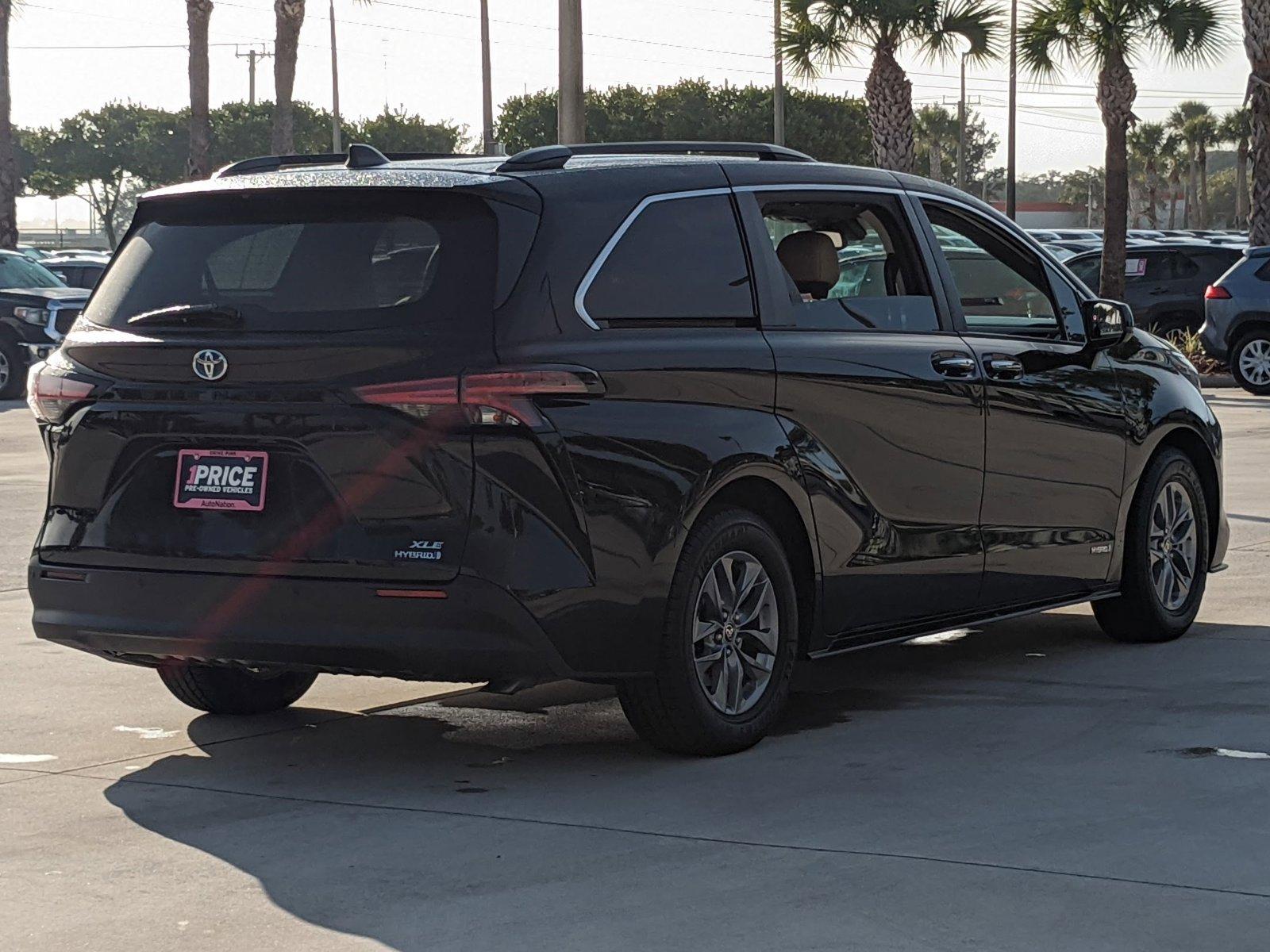 2021 Toyota Sienna Vehicle Photo in Davie, FL 33331