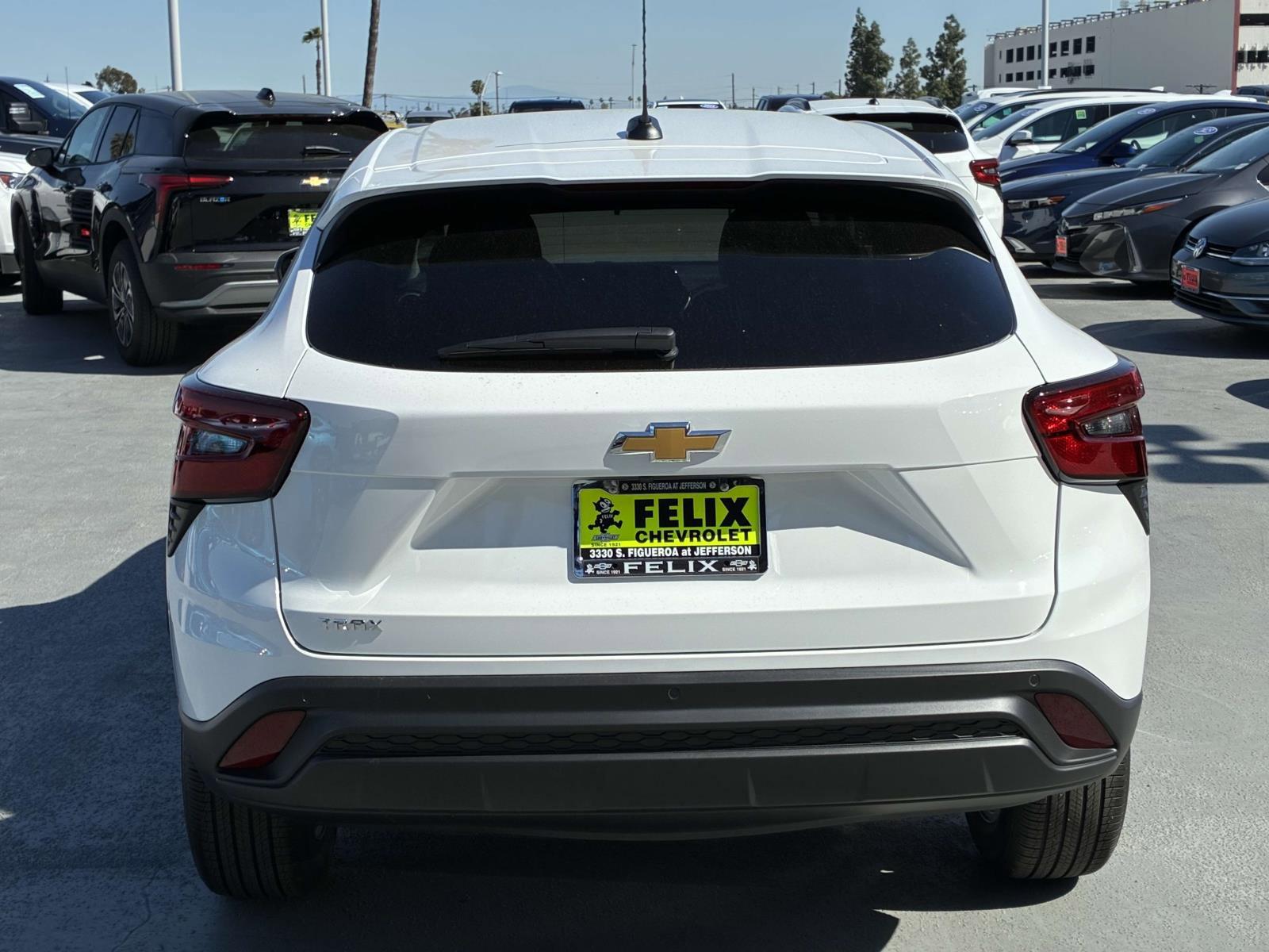 2025 Chevrolet Trax Vehicle Photo in LOS ANGELES, CA 90007-3794