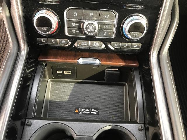 2023 GMC Yukon XL Vehicle Photo in GREEN BAY, WI 54303-3330
