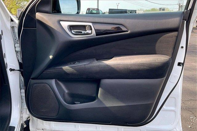 2015 Nissan Pathfinder Vehicle Photo in INDEPENDENCE, MO 64055-1314