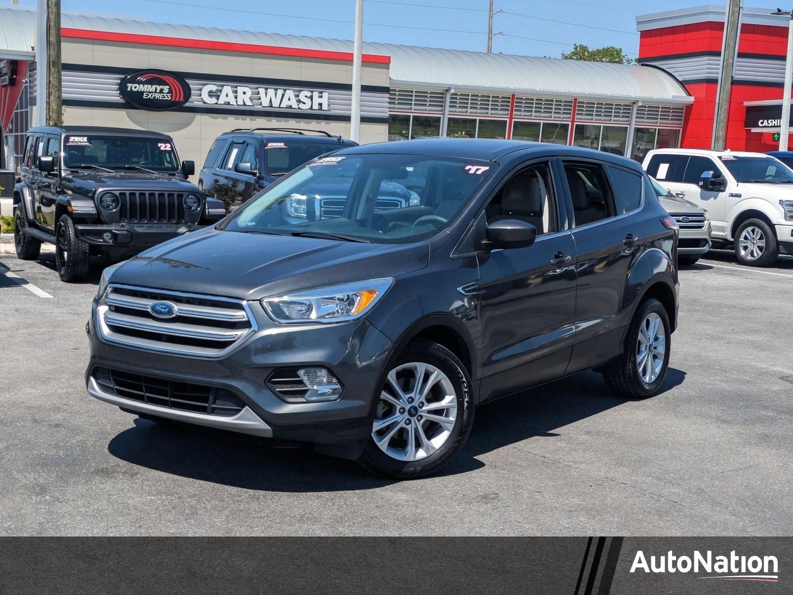 2017 Ford Escape Vehicle Photo in Bradenton, FL 34207