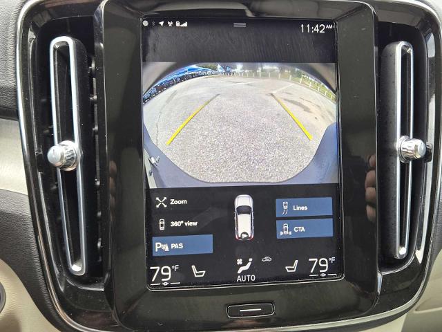 2022 Volvo XC40 Vehicle Photo in DENTON, TX 76210-9321