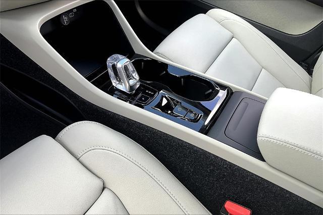 2026 Volvo XC40 Vehicle Photo in Houston, TX 77007