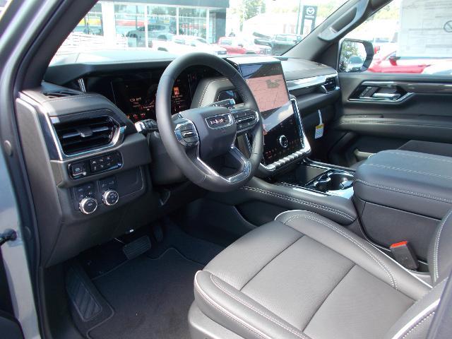 2025 GMC Yukon XL Vehicle Photo in LOWELL, MA 01852-4336
