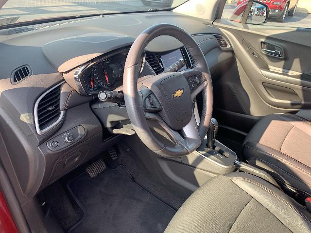 2021 Chevrolet Trax Vehicle Photo in MOON TOWNSHIP, PA 15108-2571