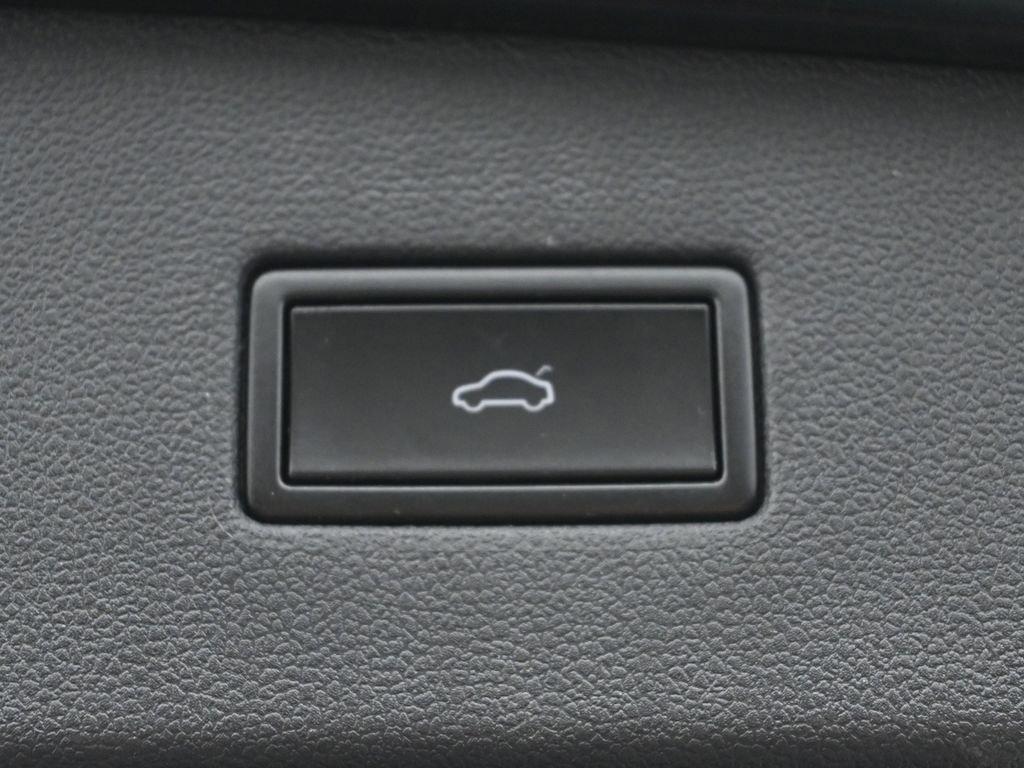 2021 Volkswagen Tiguan Vehicle Photo in Marion, IA 52302