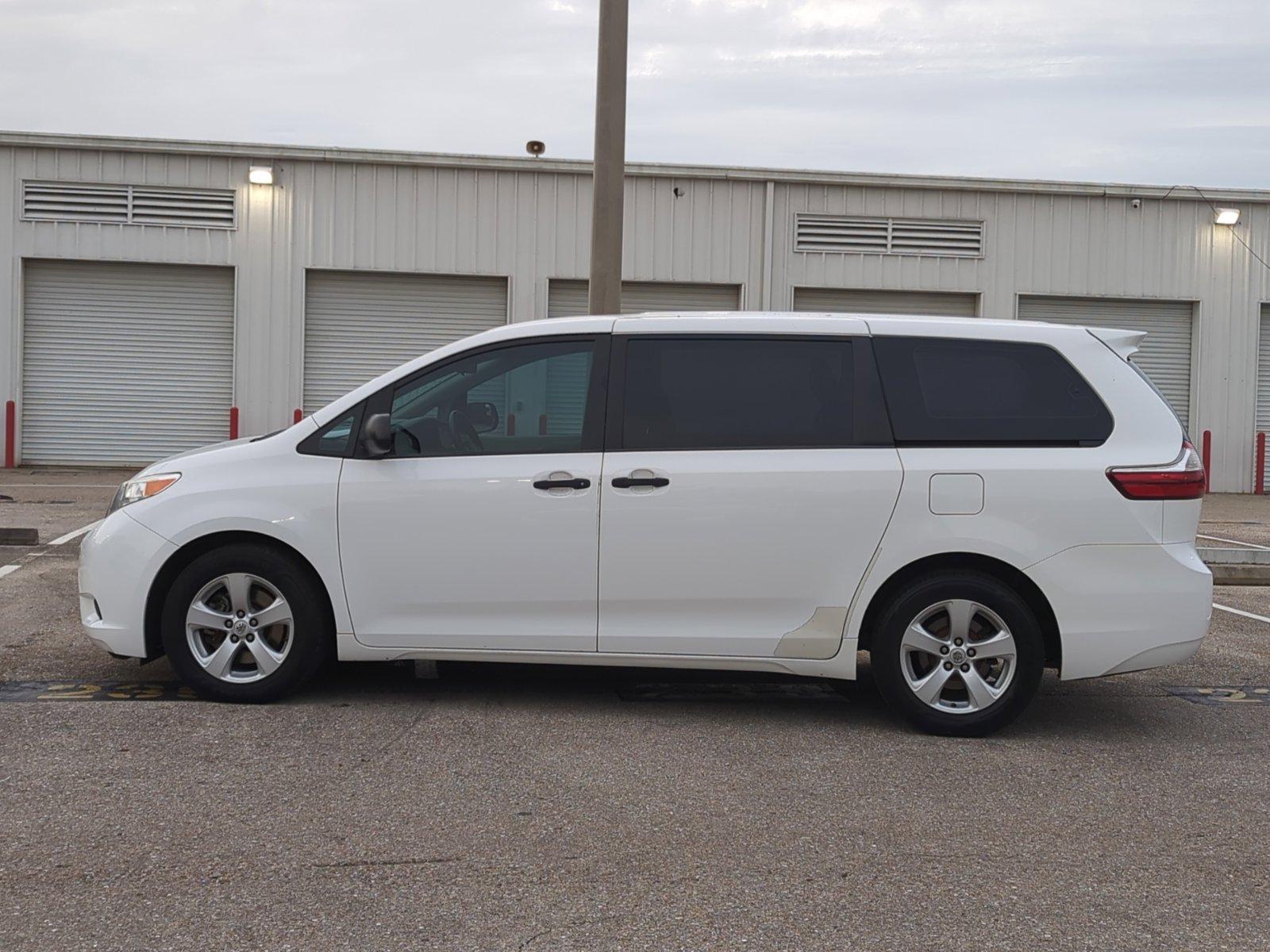 2015 Toyota Sienna Vehicle Photo in Ft. Myers, FL 33907