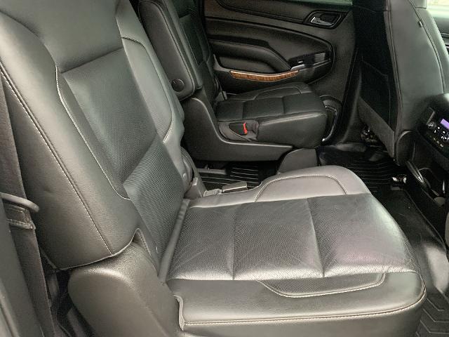 2019 Chevrolet Suburban Vehicle Photo in MOON TOWNSHIP, PA 15108-2571