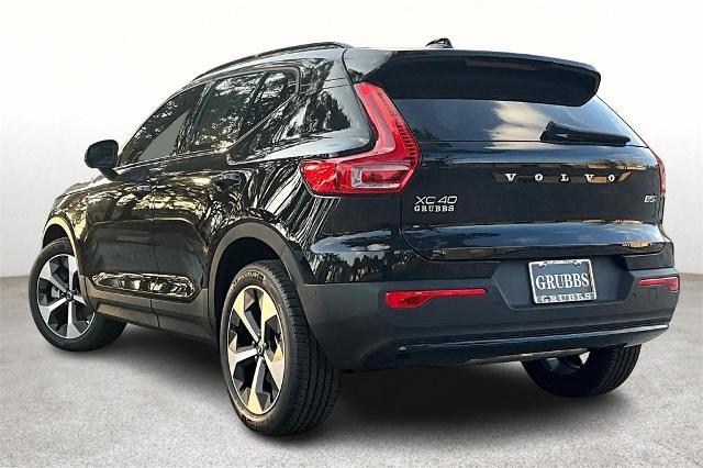 2025 Volvo XC40 Vehicle Photo in Houston, TX 77007