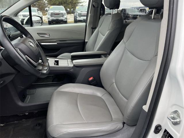 2021 Toyota Sienna Vehicle Photo in TULLY, NY 13159-3159